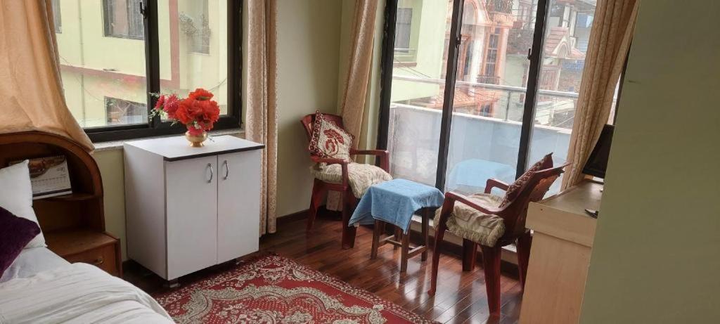 Kathmandu Airport View Hotel And Lodge Bagian luar foto