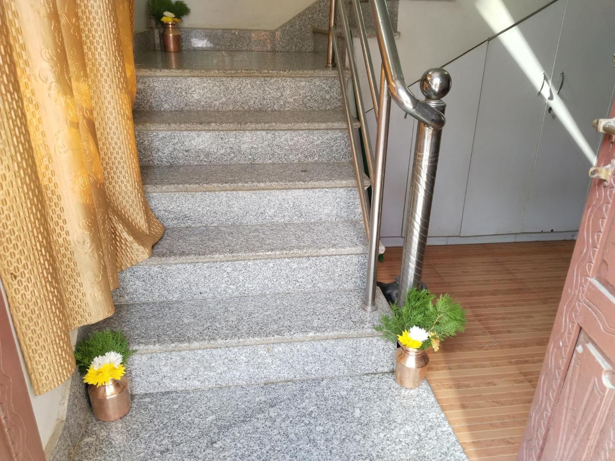 Kathmandu Airport View Hotel And Lodge Bagian luar foto