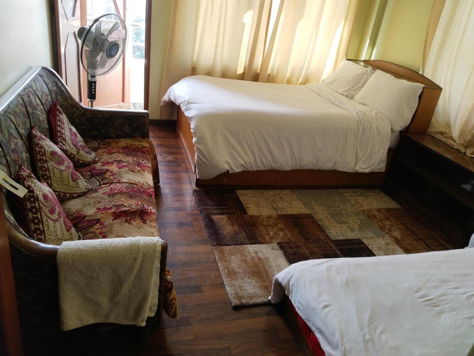 Kathmandu Airport View Hotel And Lodge Bagian luar foto